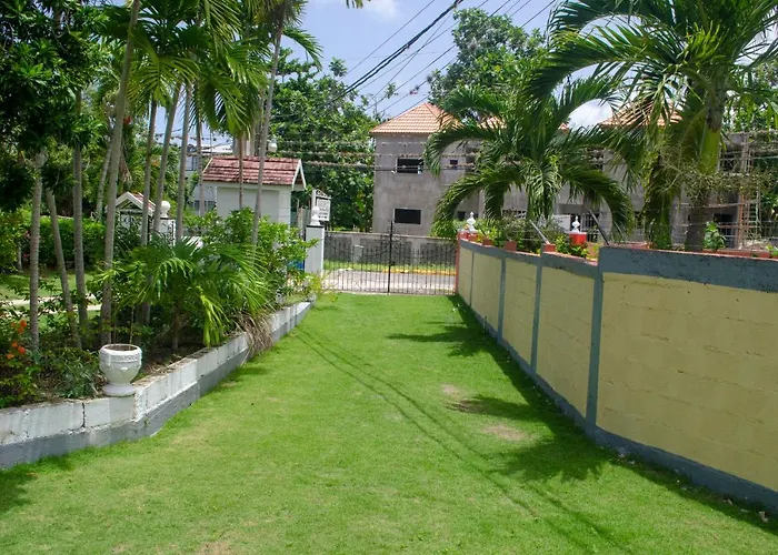 Little Shaw Park 2*