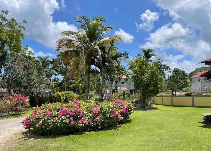 Little Shaw Park 2*