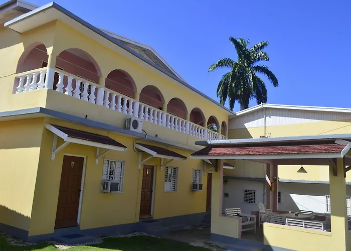 Little Shaw Park Guest house 2*